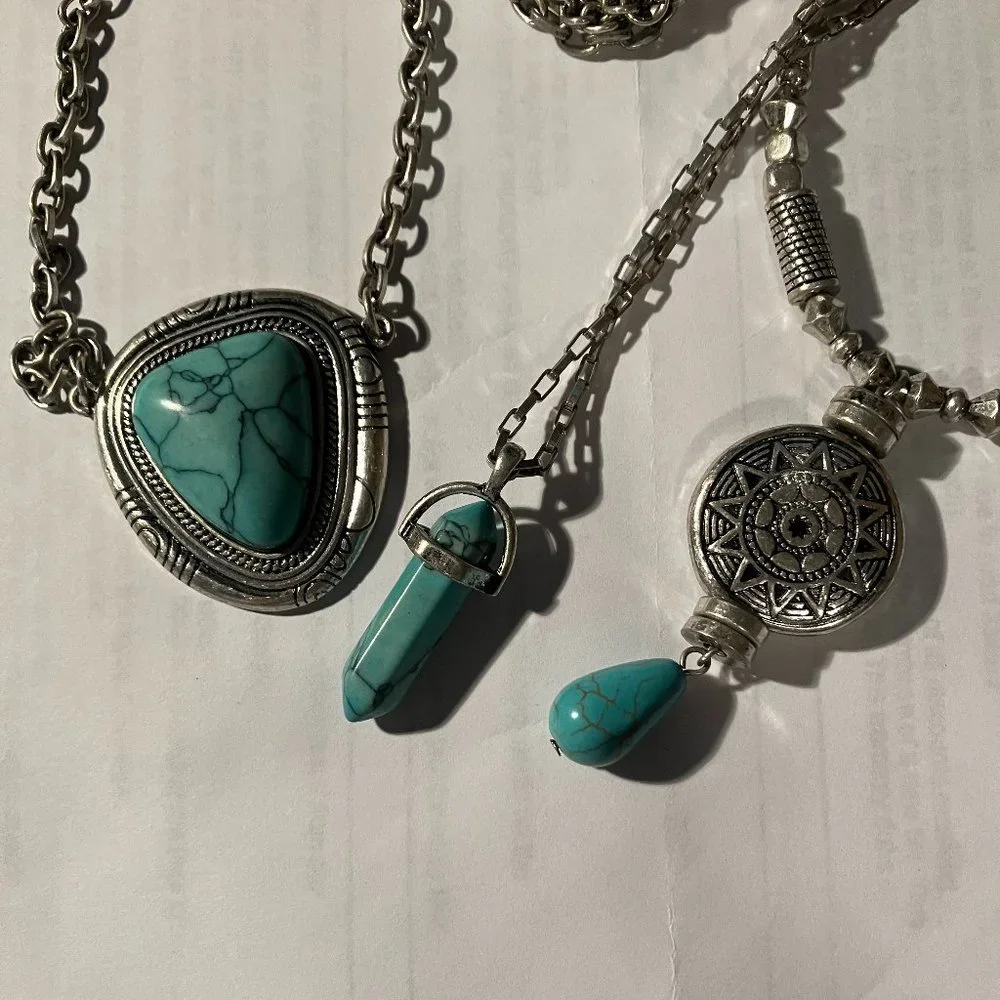 Turquoise and Silver Triple Chain Pendant - Picture 5 of 10